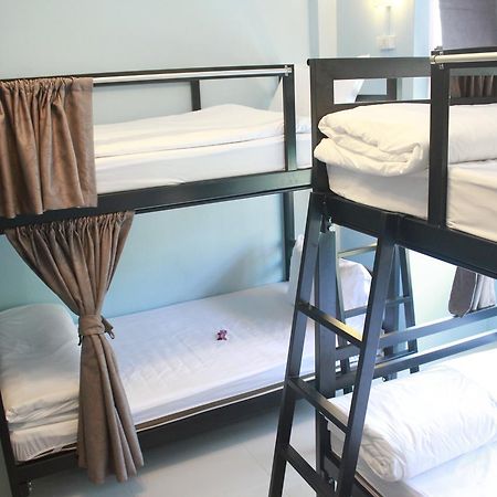 One One Hostel Patong ภายนอก รูปภาพ