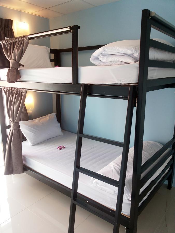 One One Hostel Patong ภายนอก รูปภาพ